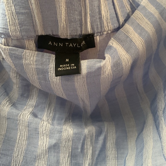 Ann Taylor Off The Shoulder Top - Size M - Picture 2 of 3